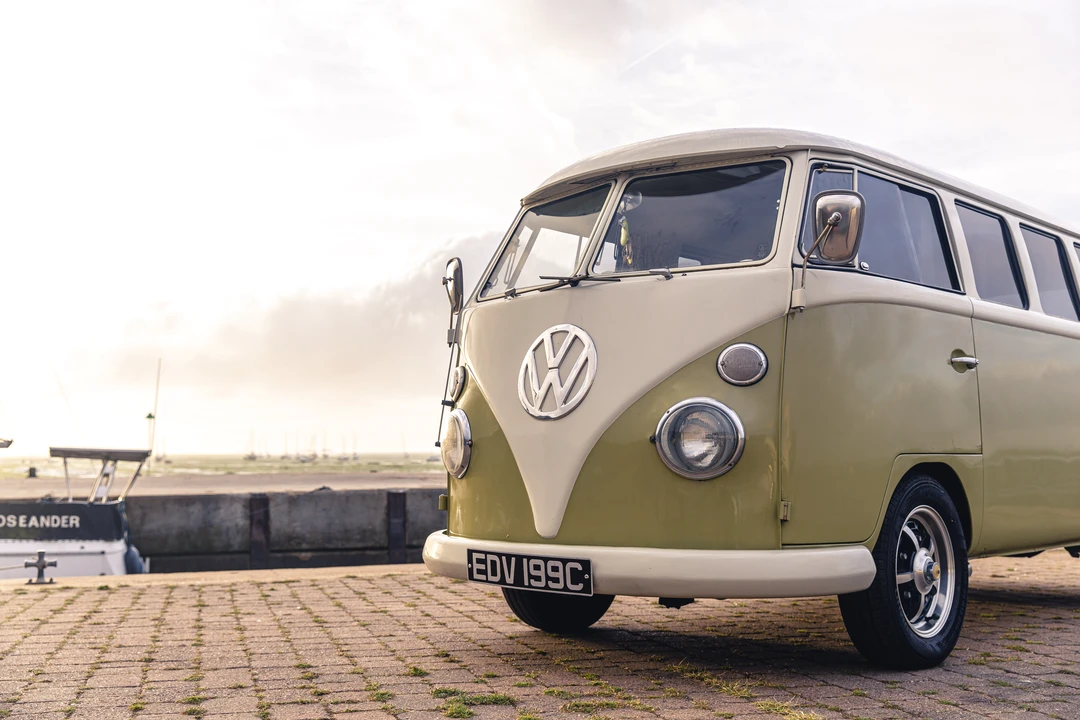 1965 Volkswagen Split-Window Camper - Image 20 of 31