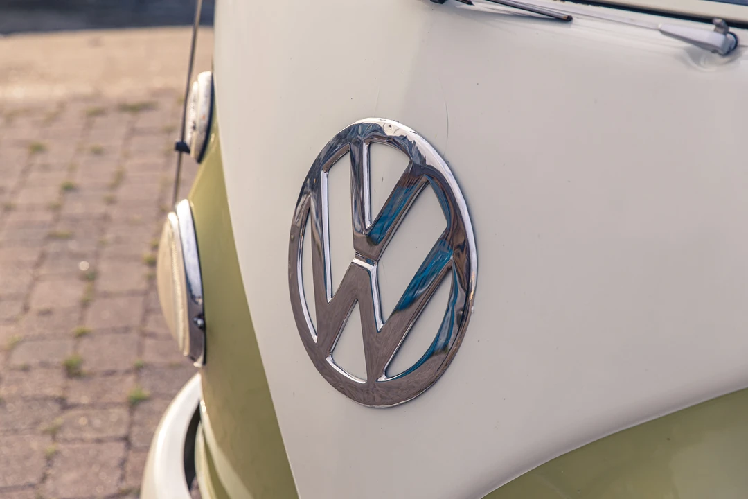 1965 Volkswagen Split-Window Camper - Image 25 of 31
