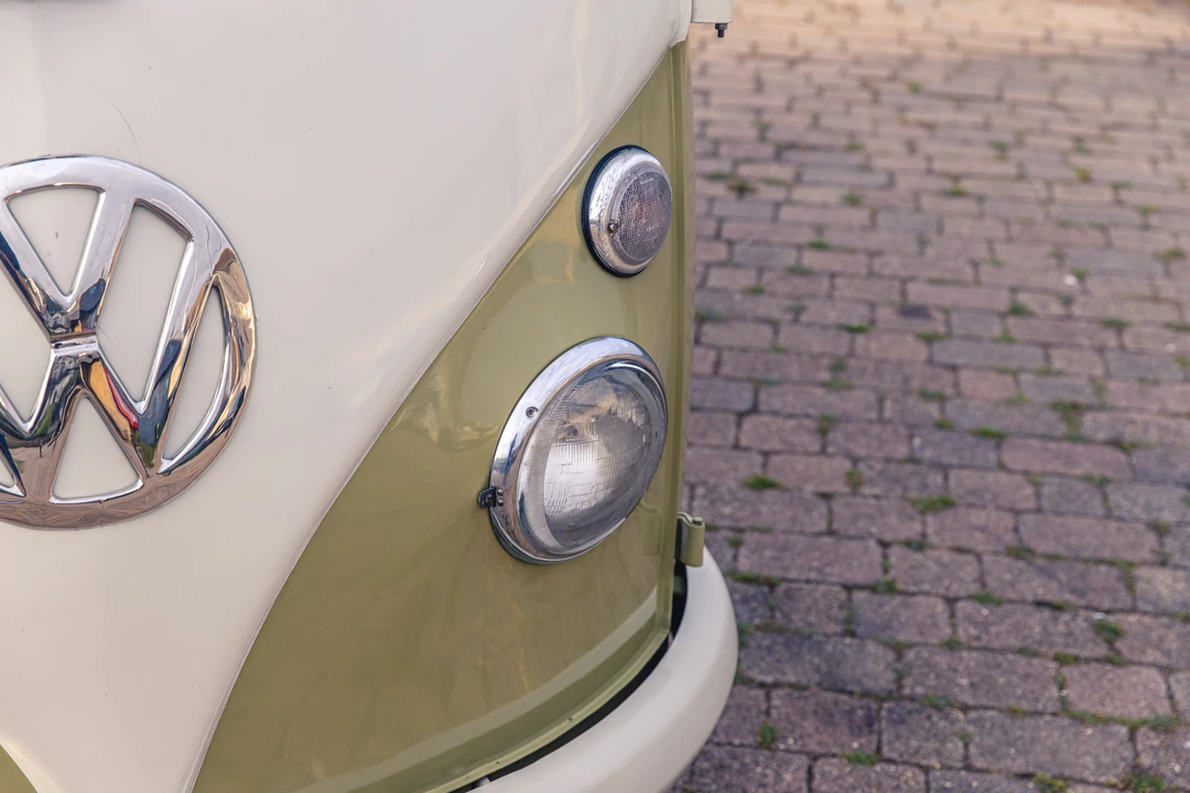 1965 Volkswagen Split-Window Camper - Image 27 of 31