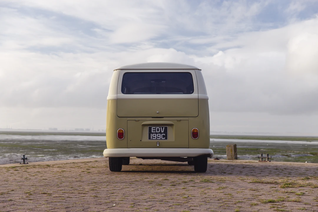 1965 Volkswagen Split-Window Camper - Image 15 of 31