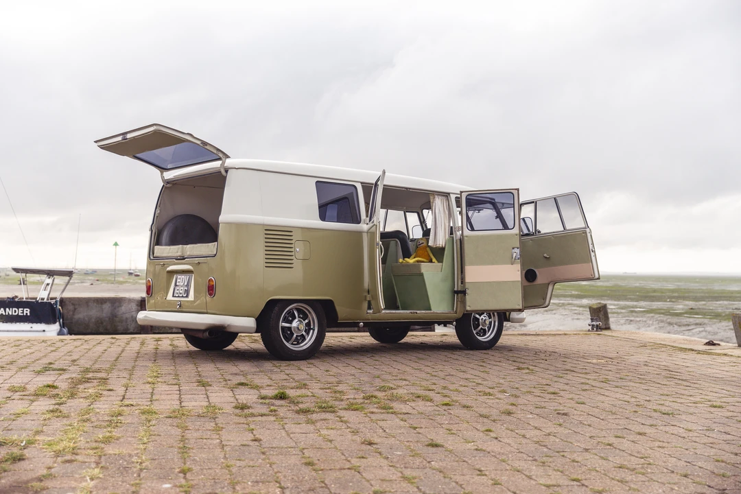 1965 Volkswagen Split-Window Camper - Image 18 of 31