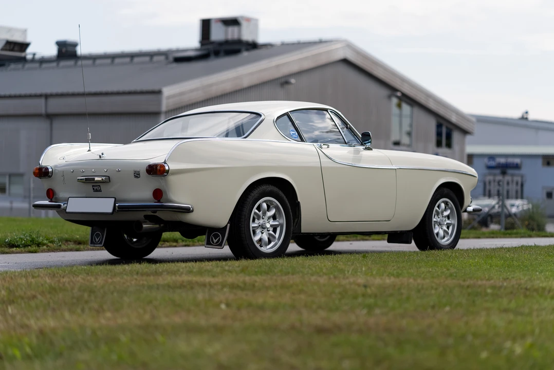 1965 Volvo 1800S - Image 8 of 31