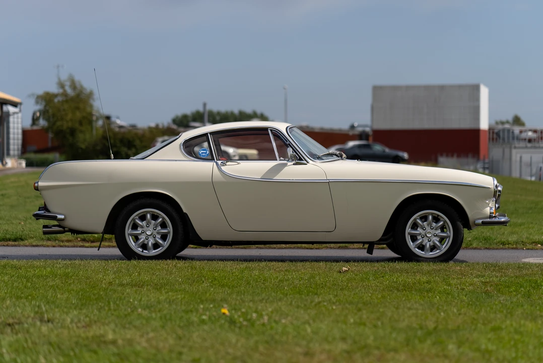 1965 Volvo 1800S - Image 9 of 31