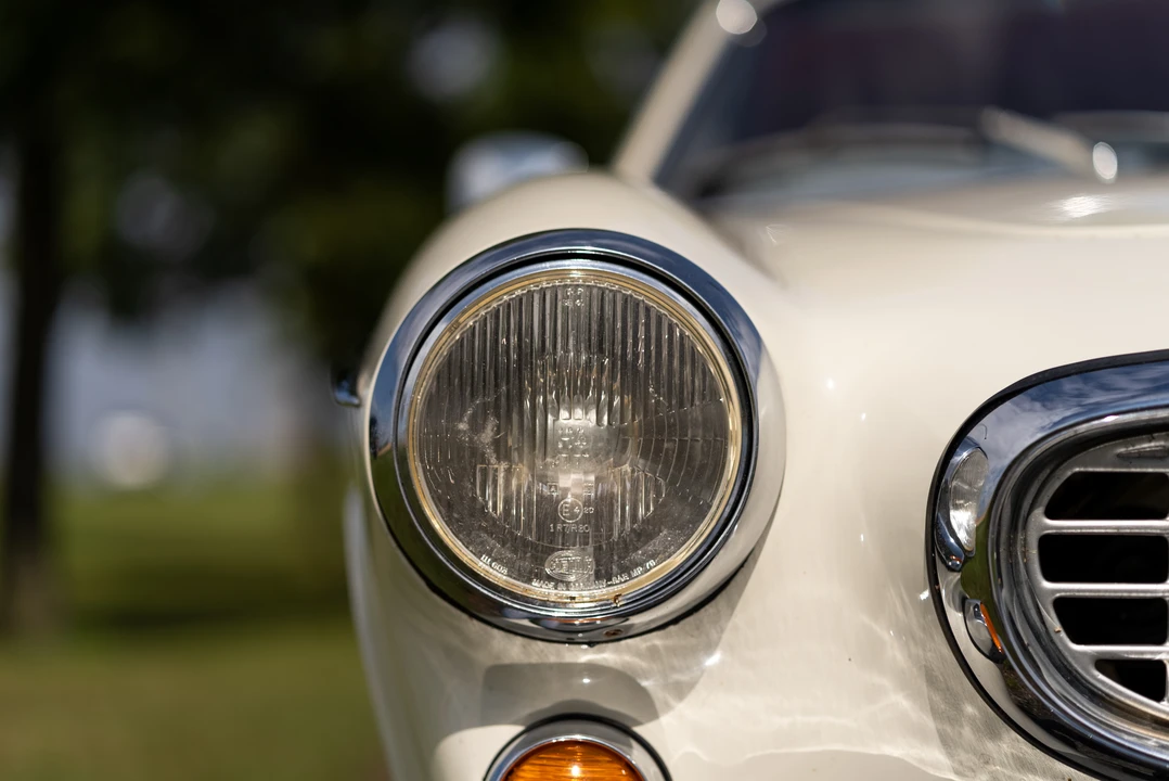 1965 Volvo 1800S - Image 14 of 31