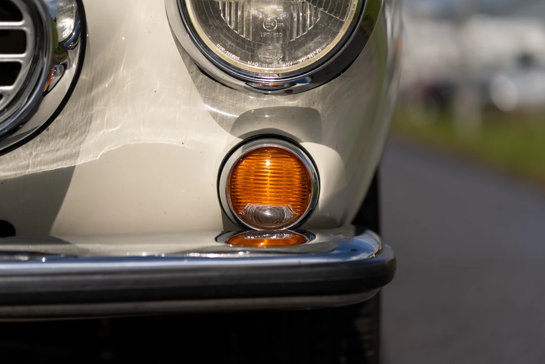 1965 Volvo 1800S - Image 17 of 31