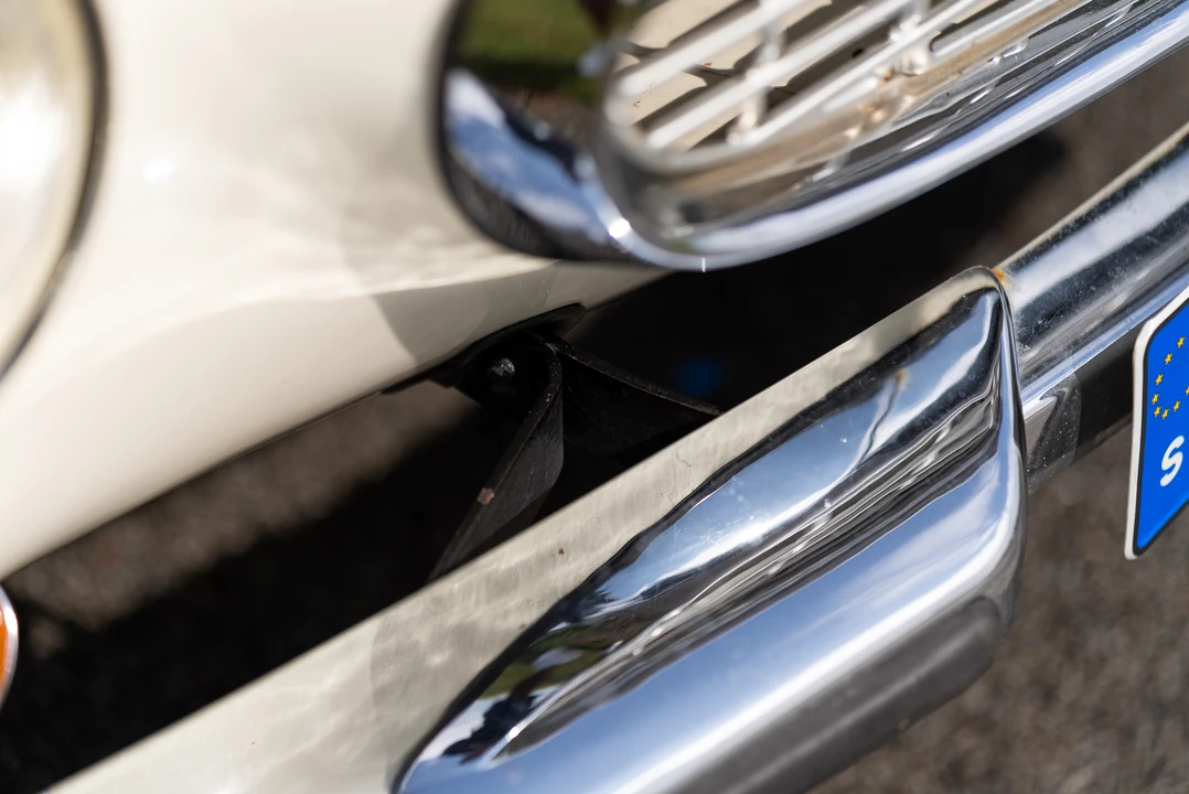 1965 Volvo 1800S - Image 19 of 31