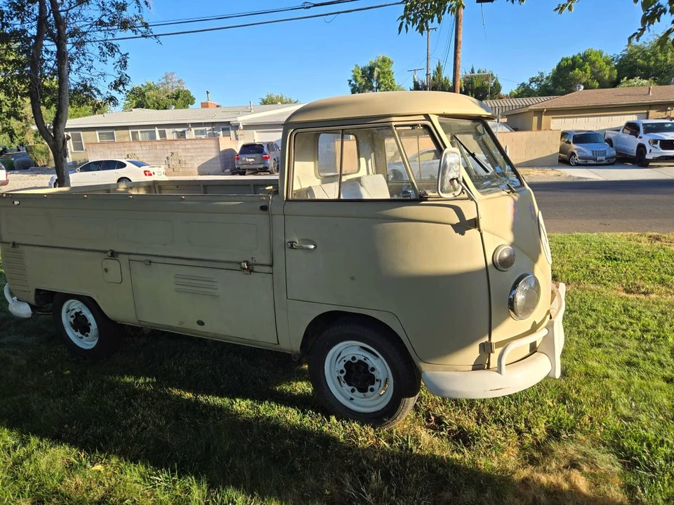 1965 Volkswagen Split-Window Bus - Image 10 of 15