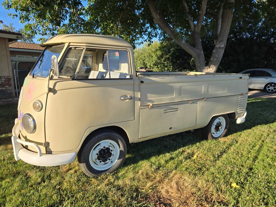 1965 Volkswagen Split-Window Bus - Image 9 of 15