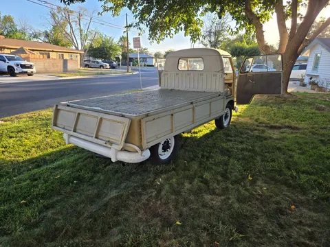 1965 Volkswagen Split-Window Bus - Image 2 of 15