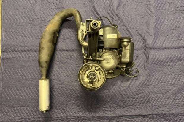 1965 Vespa Super & Primavera & P - Image 8 of 8