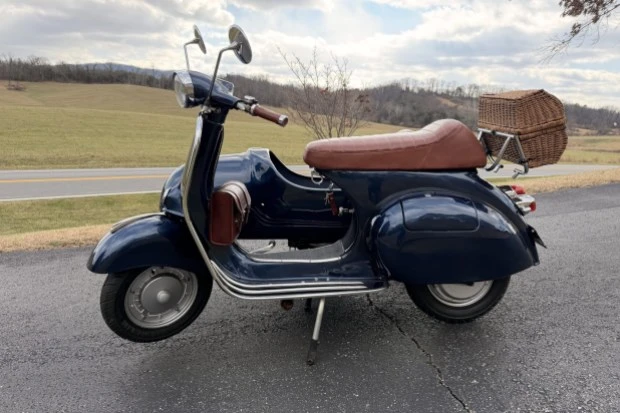 1965 Vespa Super & Primavera & P - Image 2 of 8