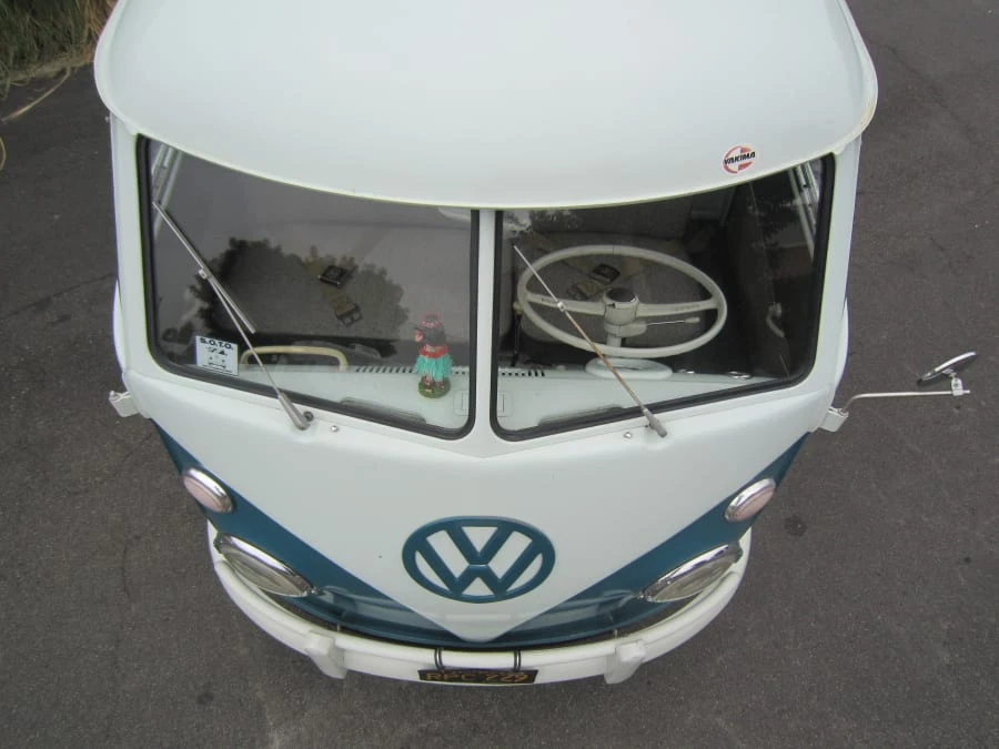 1965 Volkswagen Split-Window Bus - Image 2 of 8
