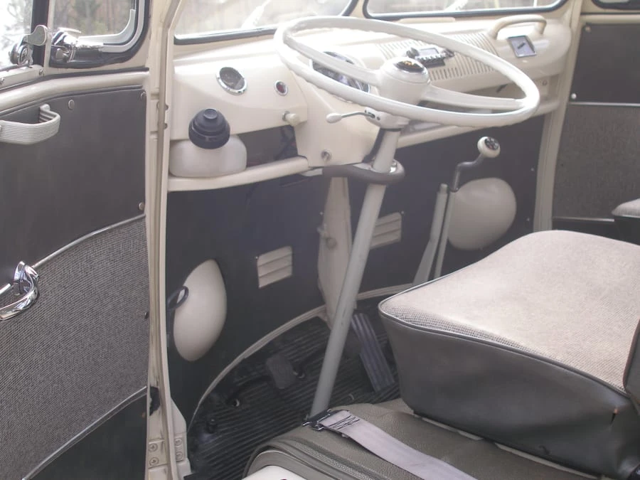 1965 Volkswagen Split-Window Bus - Image 3 of 8