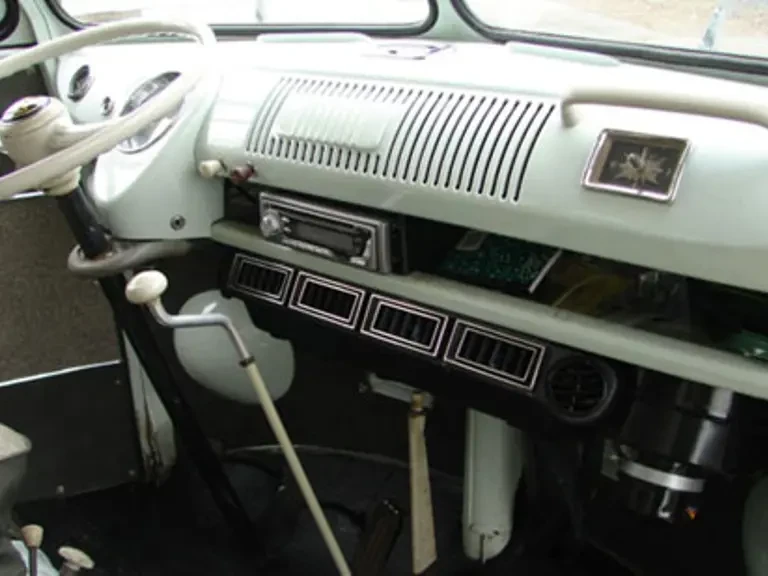 1965 Volkswagen Split-Window Bus - Image 4 of 7
