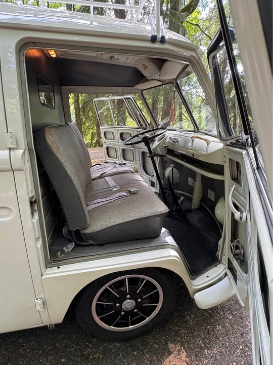 1965 Volkswagen Split-Window Bus - Image 7 of 10