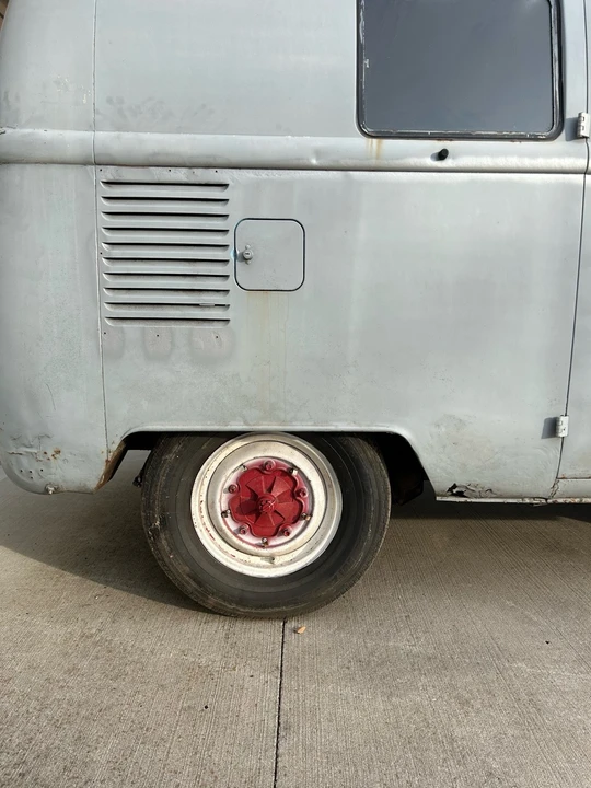 1965 Volkswagen Split-Window Bus - Image 8 of 21
