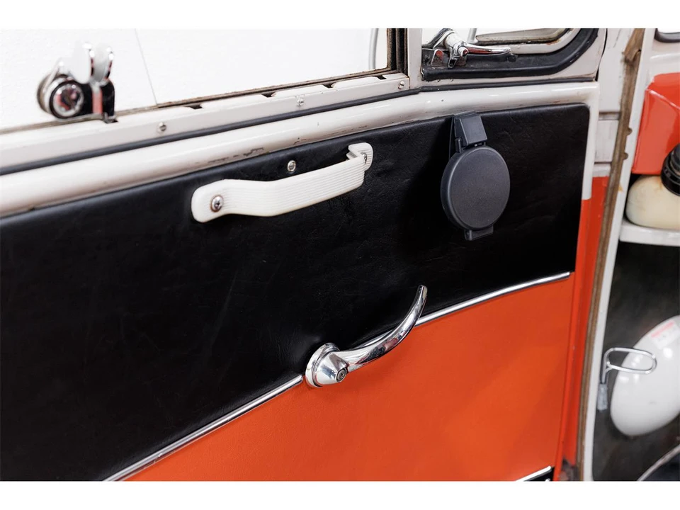1965 Volkswagen Split-Window Bus - Image 7 of 28