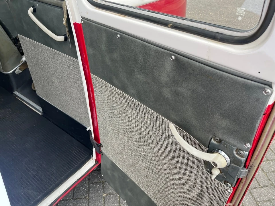 1965 Volkswagen Split-Window Bus - Image 19 of 30