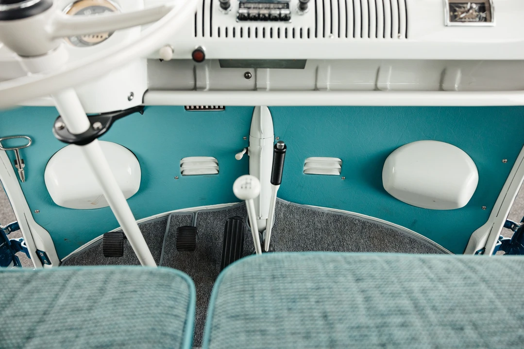 1965 Volkswagen Split-Window Bus - Image 15 of 31