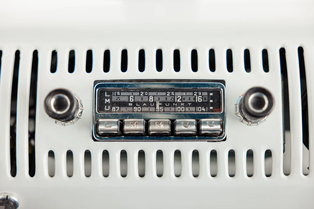 1965 Volkswagen Split-Window Bus - Image 25 of 31