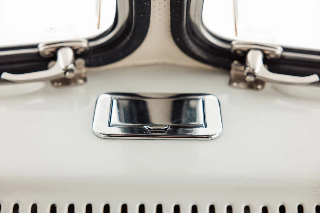 1965 Volkswagen Split-Window Bus - Image 24 of 31