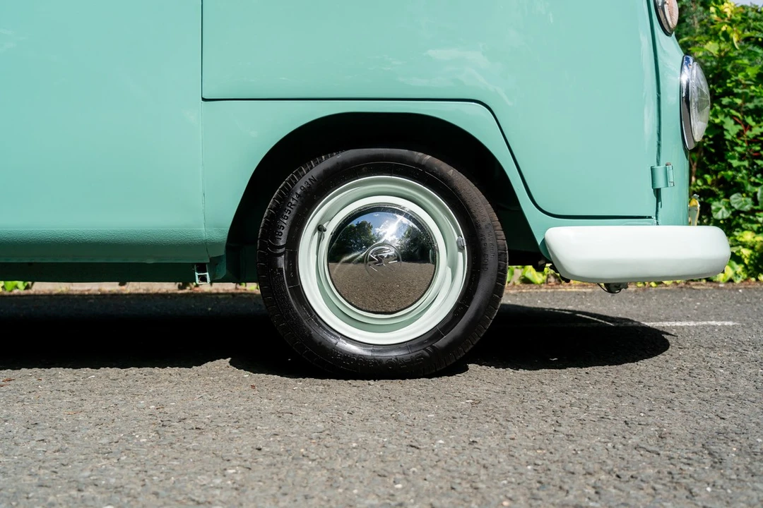 1965 Volkswagen Split-Window Camper - Image 12 of 30