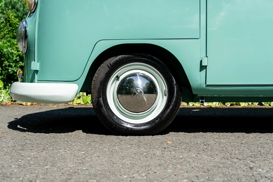 1965 Volkswagen Split-Window Camper - Image 13 of 30