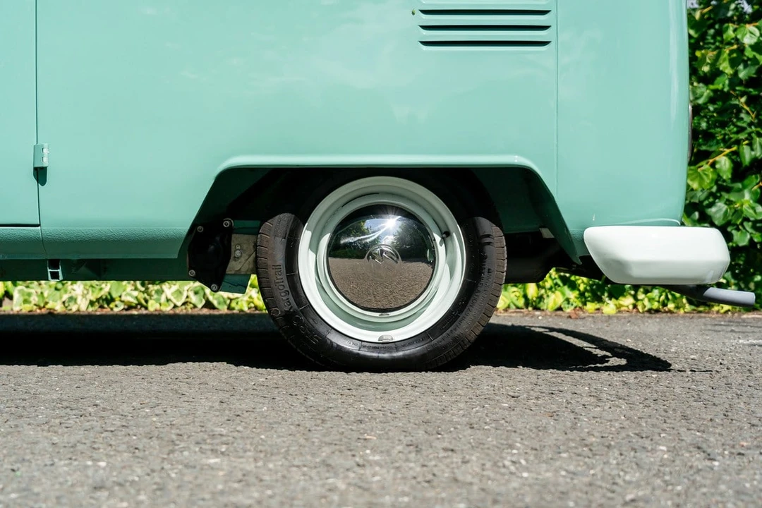 1965 Volkswagen Split-Window Camper - Image 14 of 30