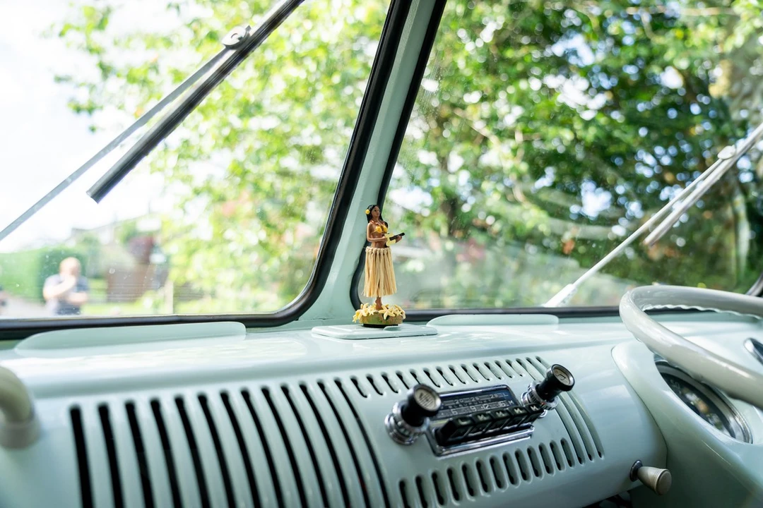 1965 Volkswagen Split-Window Camper - Image 20 of 30