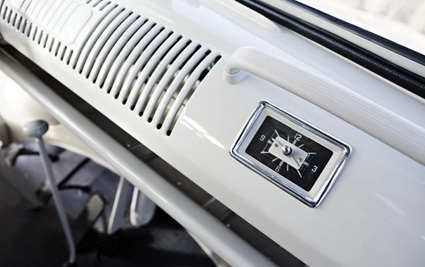 1965 Volkswagen Split-Window Bus - Image 10 of 17