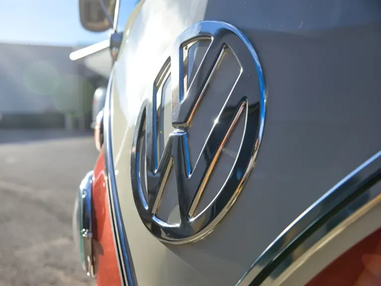 1965 Volkswagen Split-Window Bus - Image 11 of 31