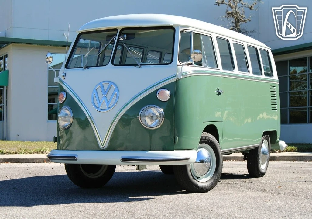 1965 Volkswagen Split-Window Bus - Image 6 of 12