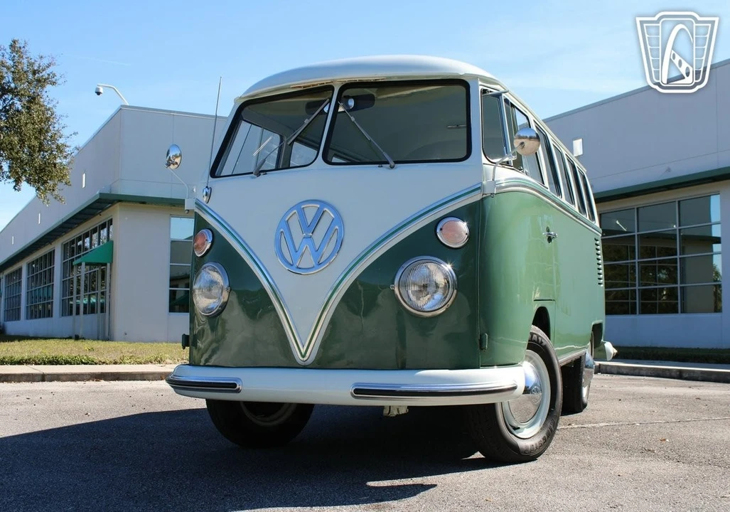 1965 Volkswagen Split-Window Bus - Image 10 of 12