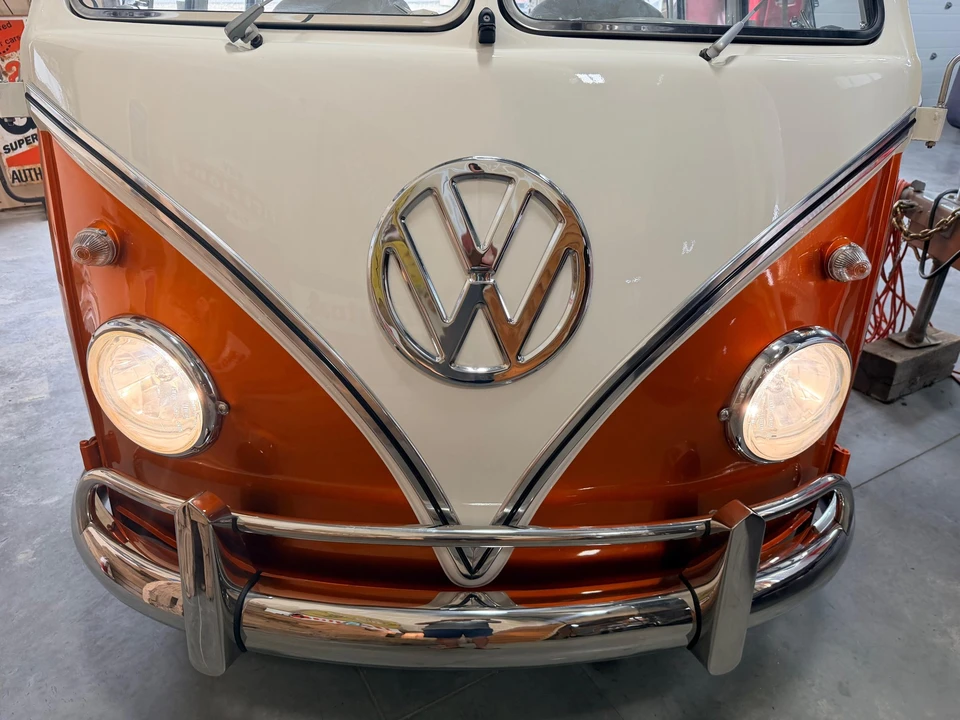 1965 Volkswagen Split-Window Bus - Image 17 of 31