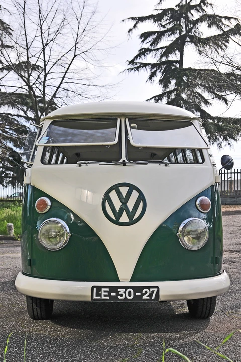 1965 Volkswagen Split-Window Bus - Image 10 of 11