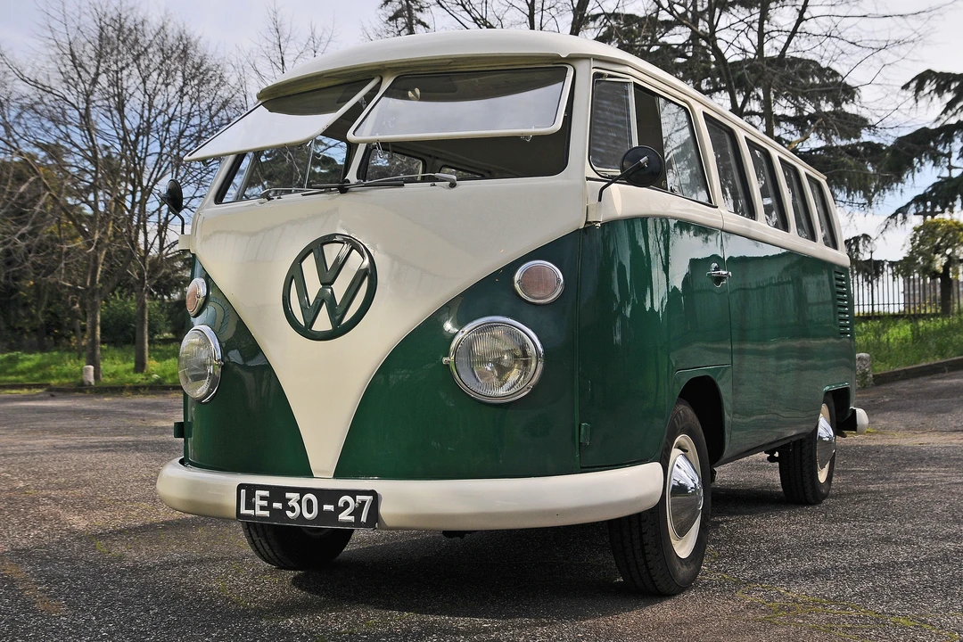 1965 Volkswagen Split-Window Bus - Image 11 of 11