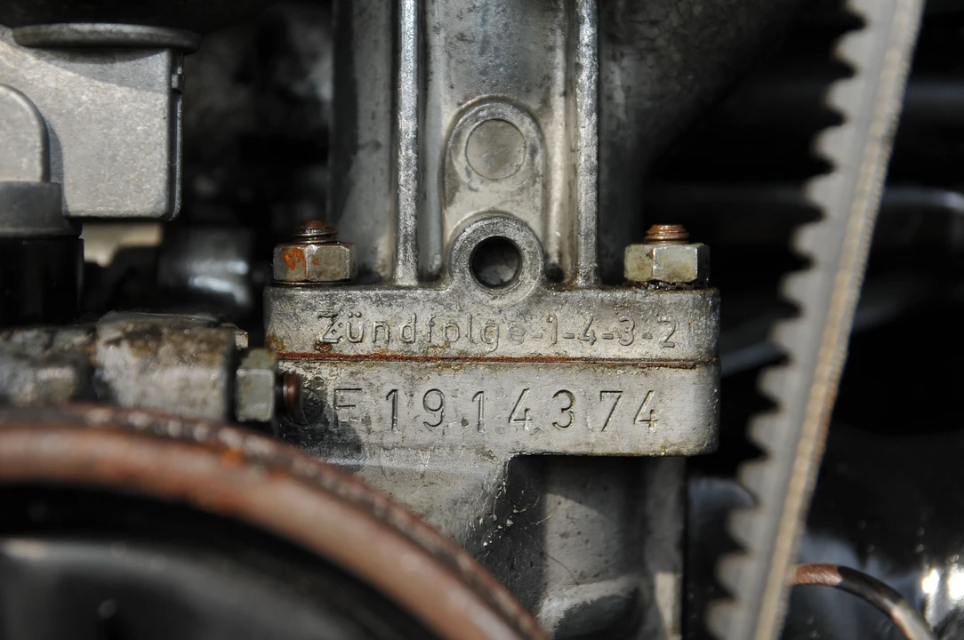1965 Volkswagen Split-Window Bus - Image 5 of 11