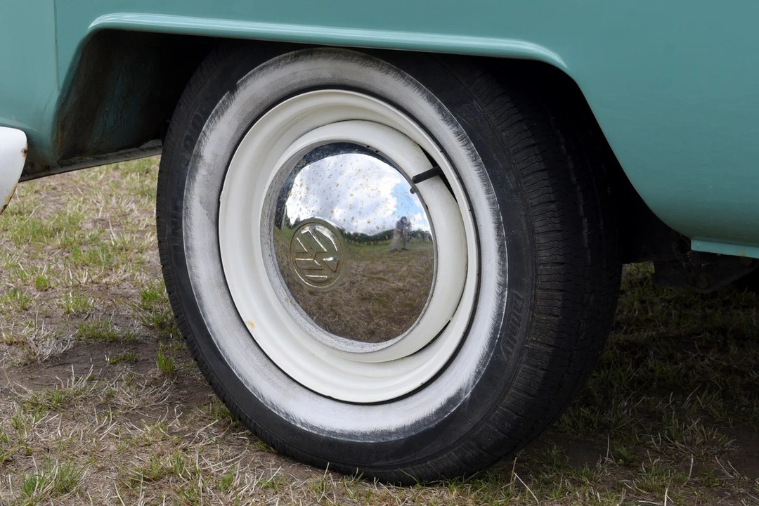 1965 Volkswagen Split-Window Camper - Image 28 of 30