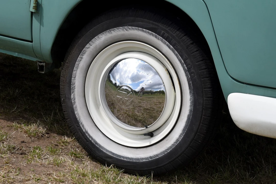 1965 Volkswagen Split-Window Camper - Image 25 of 30