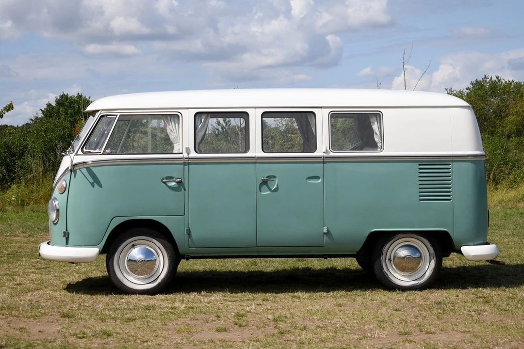 1965 Volkswagen Split-Window Camper - Image 9 of 30
