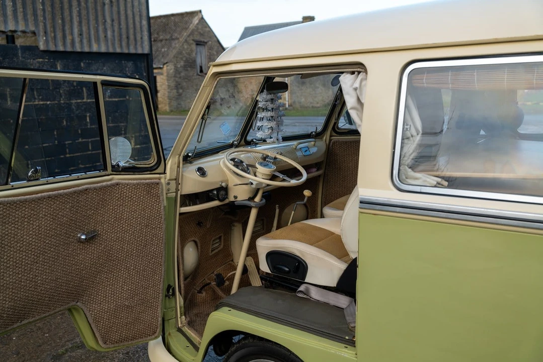 1965 Volkswagen Split-Window Bus - Image 13 of 30