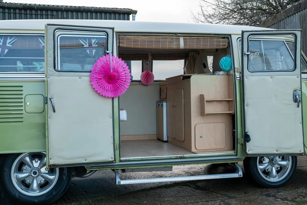 1965 Volkswagen Split-Window Bus - Image 21 of 30
