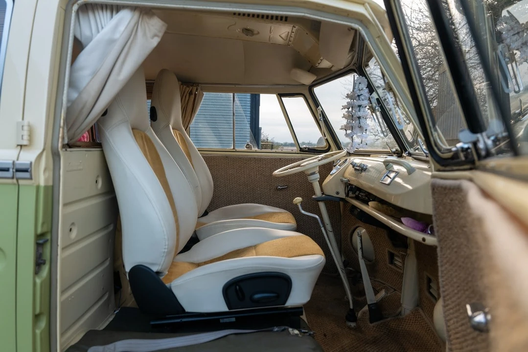 1965 Volkswagen Split-Window Bus - Image 10 of 30