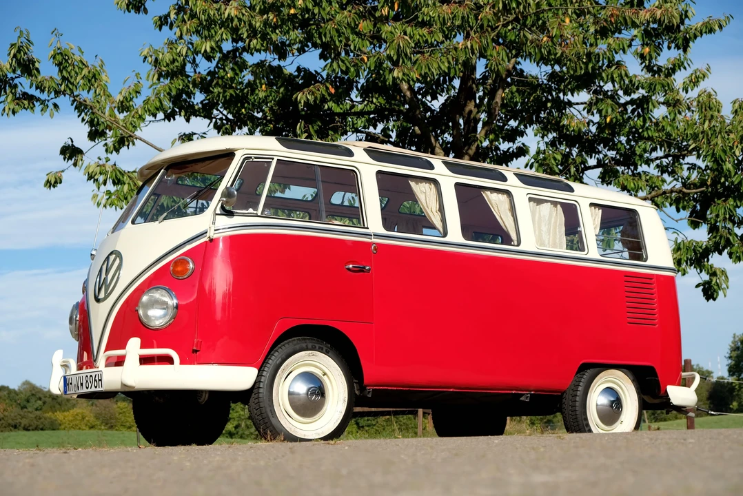 1965 Volkswagen Split-Window Bus - Image 7 of 31
