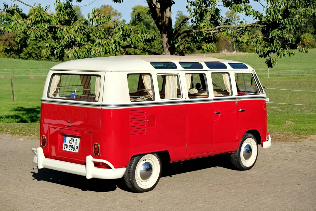 1965 Volkswagen Split-Window Bus - Image 29 of 31