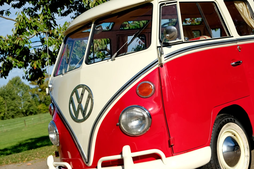 1965 Volkswagen Split-Window Bus - Image 5 of 31