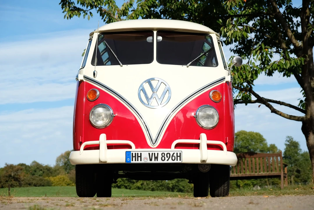 1965 Volkswagen Split-Window Bus - Image 21 of 31