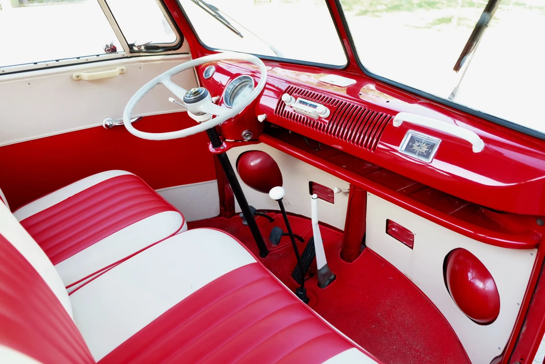 1965 Volkswagen Split-Window Bus - Image 17 of 31