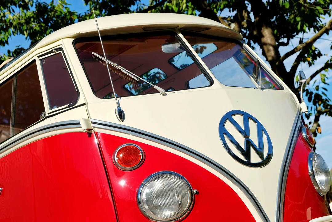 1965 Volkswagen Split-Window Bus - Image 27 of 31