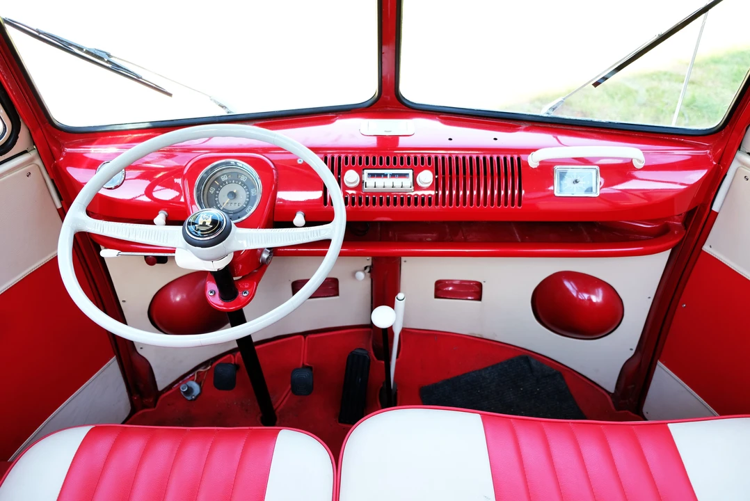 1965 Volkswagen Split-Window Bus - Image 22 of 31